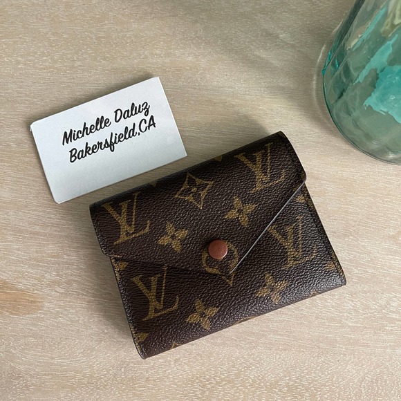 ❌SOLD❌Mint Louis Vuitton Victorine Wallet Monogram Compact MI4147 - Picture 16 of 16